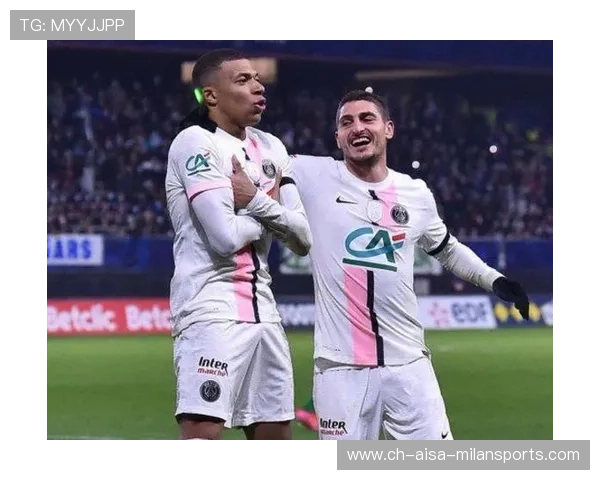 C罗与豪门球员共用私人游艇，豪华生活曝光