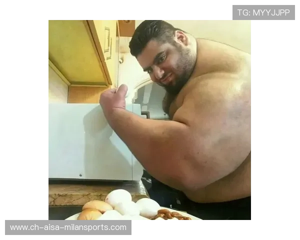 举重选手训练视频走红,网友称其“现实版绿巨人” 举重选手训练视频走红,网友称其“现实版绿巨人”