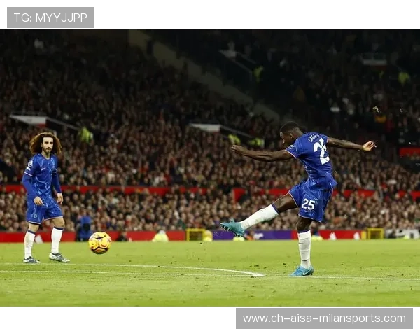 切尔西弧顶远射擦柱弹入球网：一记经典的足球艺术