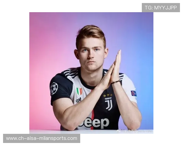 德里赫特被拍与后备中卫单独练定位球防守